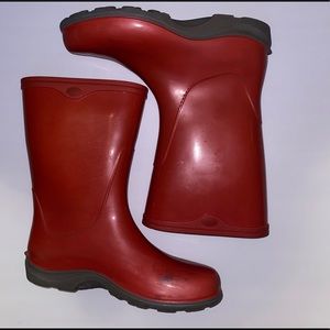 Woman’s Pink Slogger Rainboots Size 7